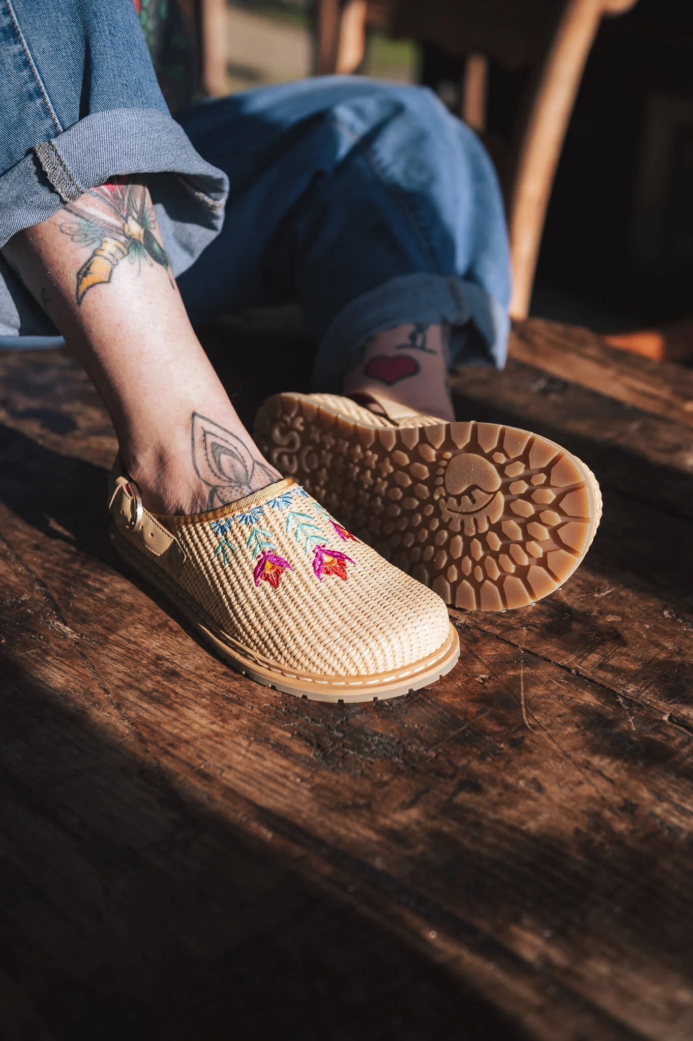 Босоногие сабо Sambas the bambas Bloom — бежевые с вышивкой, фото 8